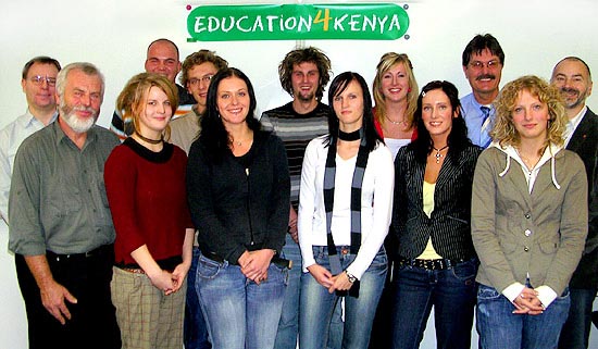 Gruppenfoto der Vereinsmitglieder von education4kenya